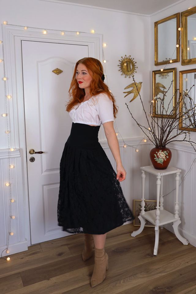Black Lace Vintage Skirt &amp; White Top | S