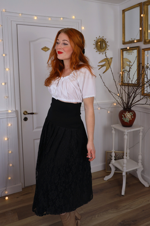 Black Lace Vintage Skirt &amp; White Top | S