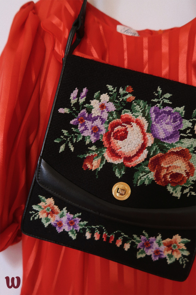 Black Rose Needlepoint Vintage Bag 
