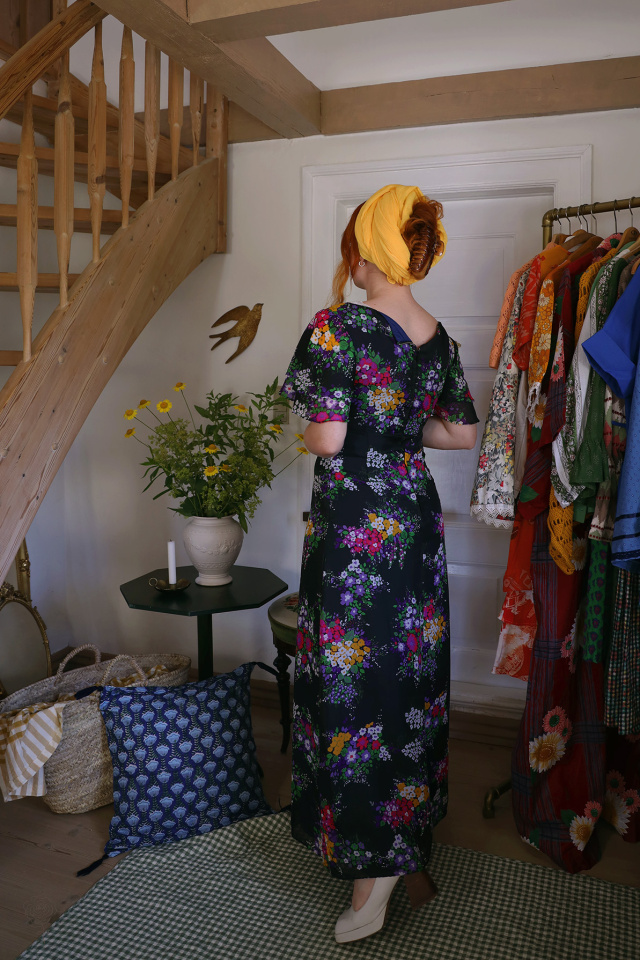 Black Bright Floral 70's Dress | S