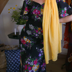 Soft Yellow Second Hand Scarf 