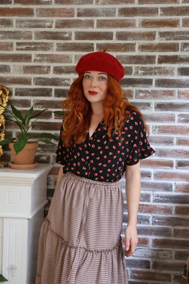 Black Red Bow Vintage Top | M