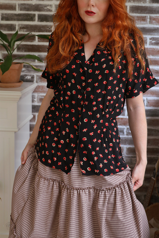 Black Red Bow Vintage Top | M