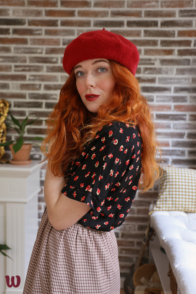 Black Red Bow Vintage Top | M