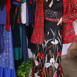 Black Red Floral 70's Vintage Skirt | S