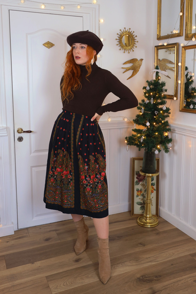 Black Floral Paisley Vintage Skirt | XS