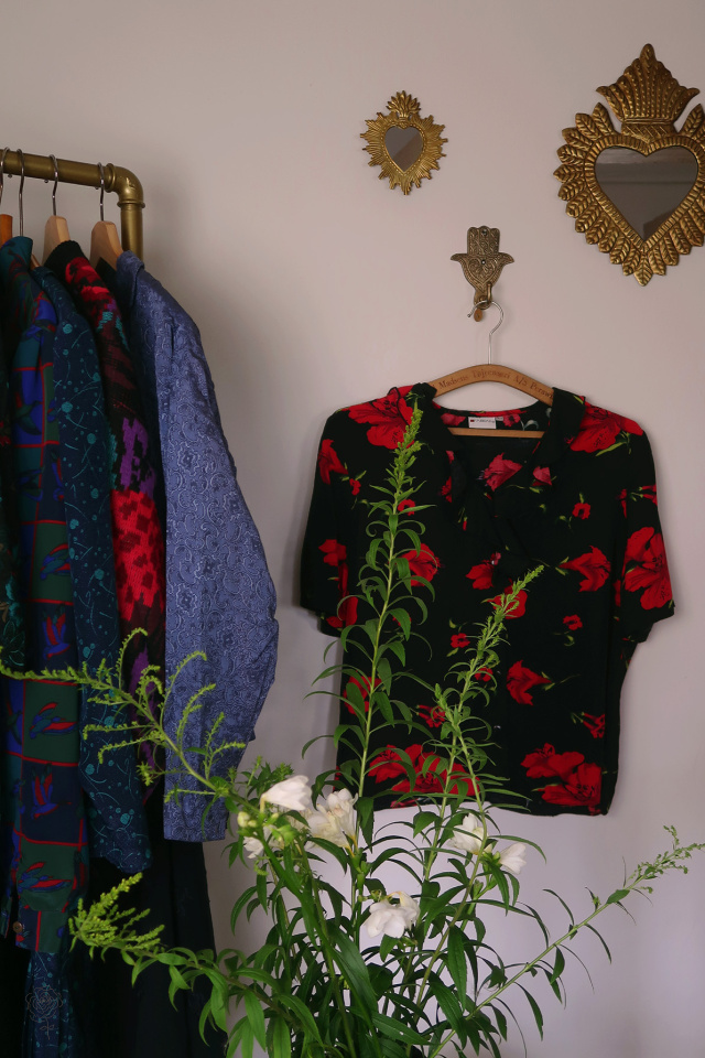  Black Red Floral Vintage Top | L/XL