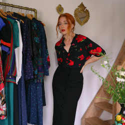  Black Red Floral Vintage Top | L/XL
