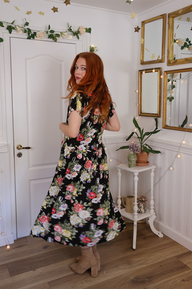 Romantic Black Floral Vintage Dress | M