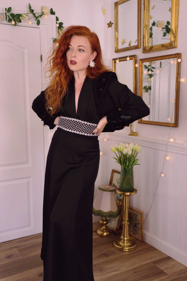 Simple Cropped Black Blazer Jacket | S