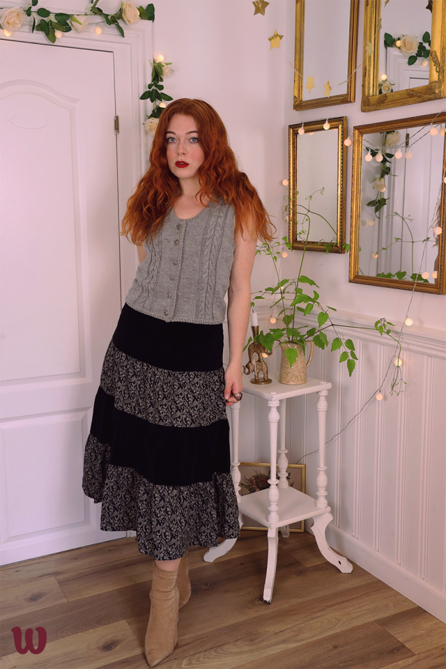 Black Velvet Grey Floral Vintage Skirt | M