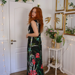 Black Floral Graphical 70's Maxi | L