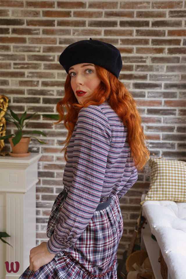 Blue &amp; Red Pattern Vintage Blouse | XS/S