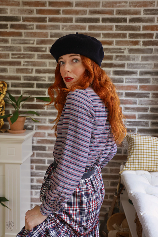 Blue &amp; Red Pattern Vintage Blouse | XS/S