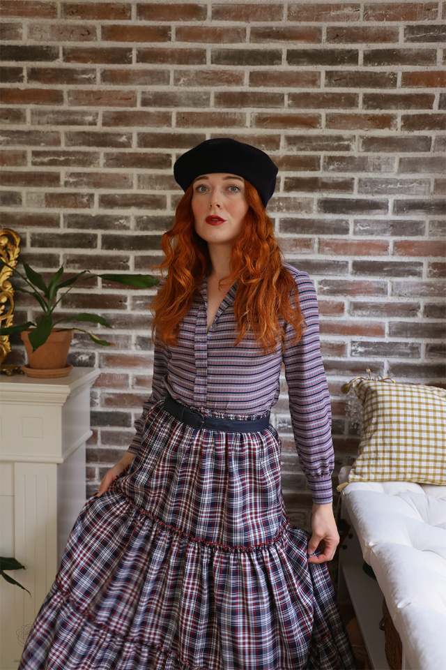 Blue &amp; Red Pattern Vintage Blouse | XS/S