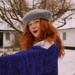 Blue 80's Burgundy Rose Sweater | L