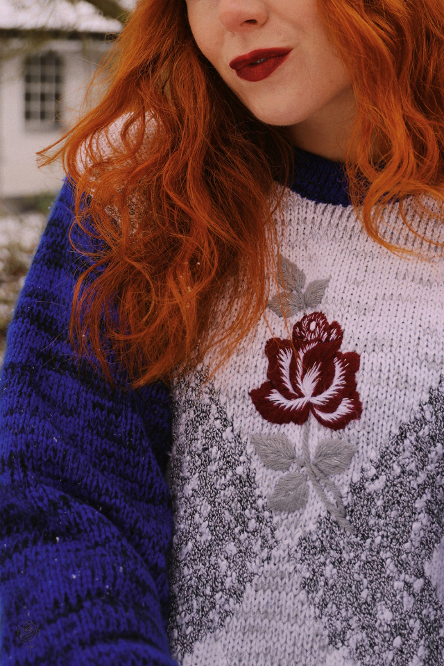 Blue 80's Burgundy Rose Sweater | L