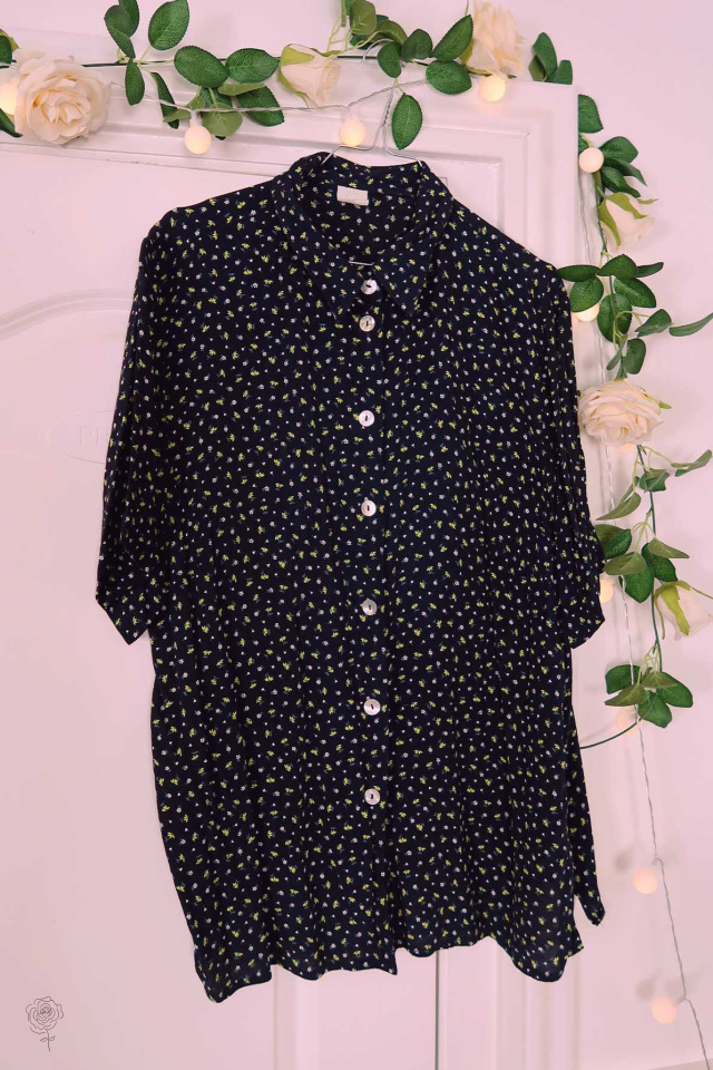 Dark Blue Floral Vintage Top | L