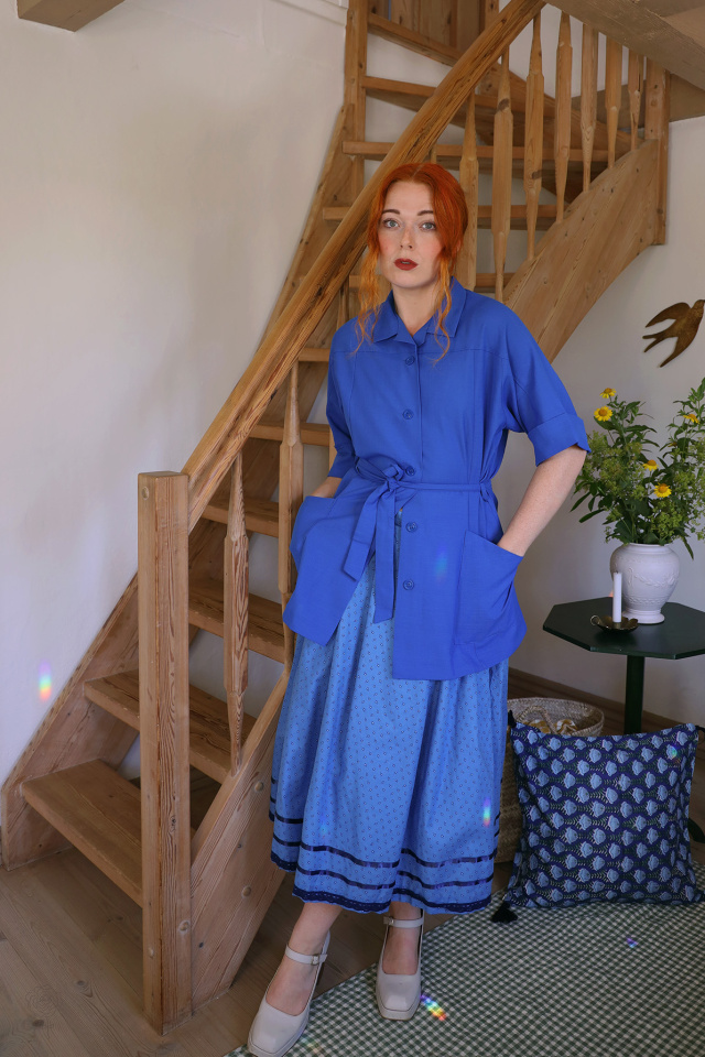 Elegant Blue Floral Vintage Skirt | M/L