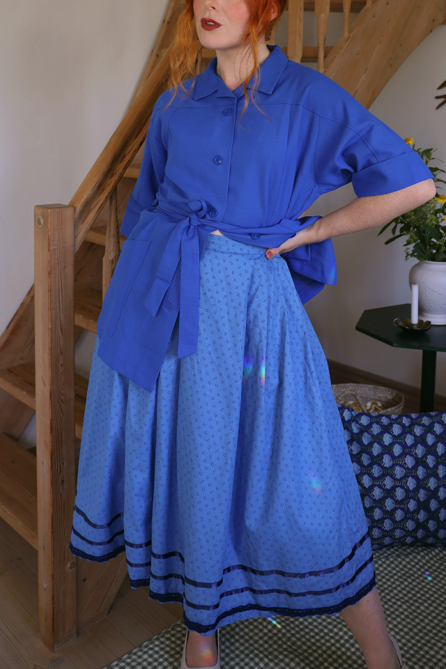 Elegant Blue Floral Vintage Skirt | M/L