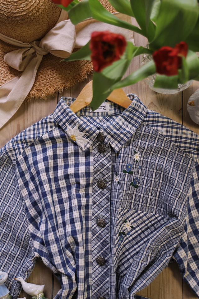 Blue Plaid Embroidered Vintage Top | XL