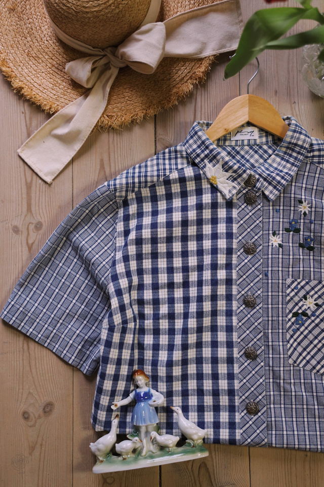 Blue Plaid Embroidered Vintage Top | XL