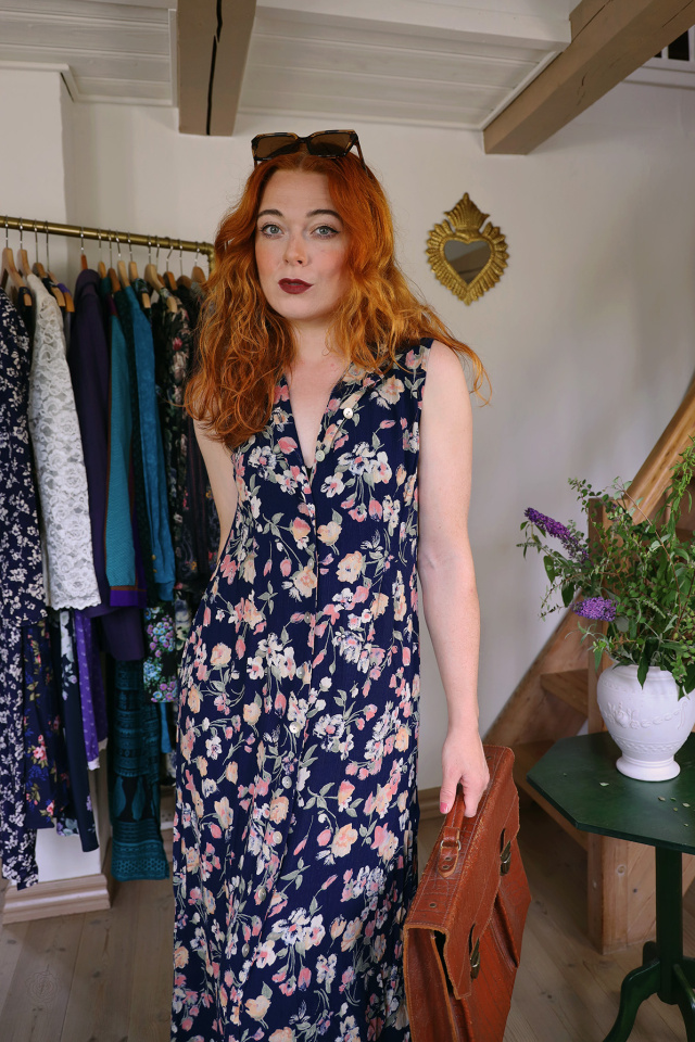 Dark Blue Light Floral 90's Vintage Dress | M