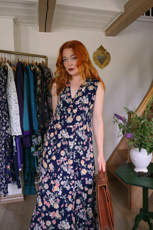 Dark Blue Light Floral 90's Vintage Dress | M