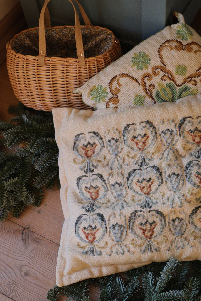 Blue Pattern Needlepoint Retro Pillow 