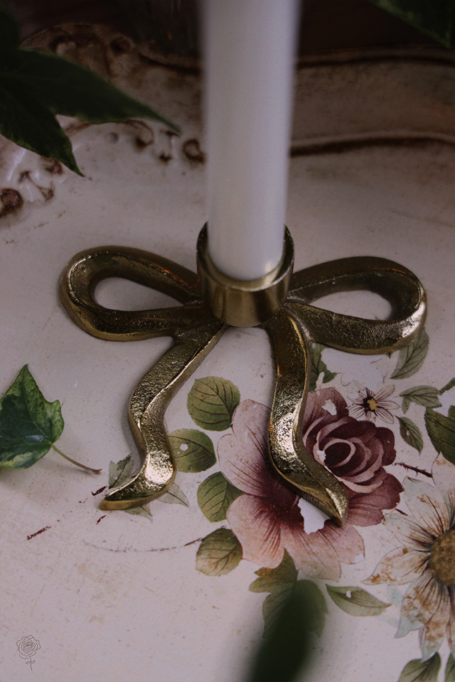 Brass Bow Candleholder