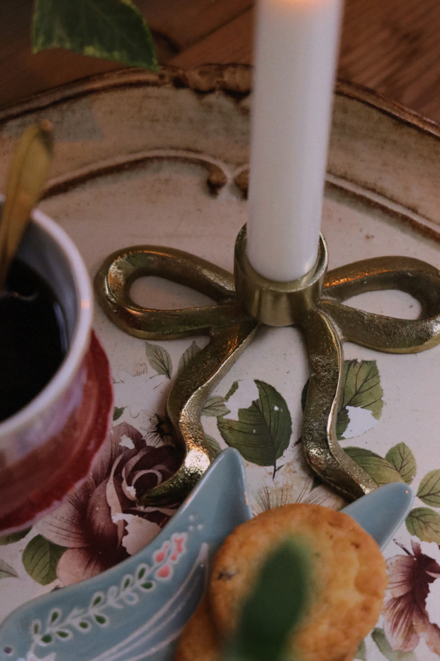 Brass Bow Candleholder