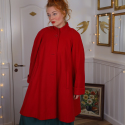 Red Cape Shaped Vintage Wool Coat | M