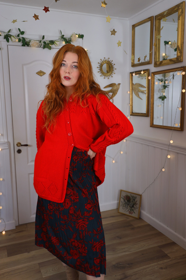 Dark Grey Red Floral Skirt | S