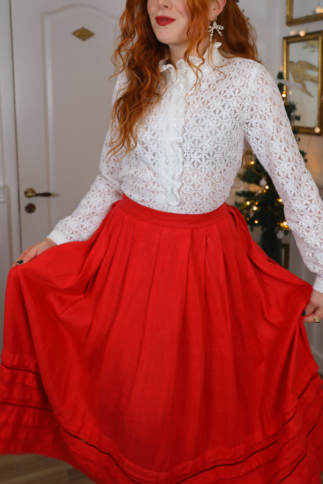 Bright Red Flowy Fairytale Vintage Skirt | S/M