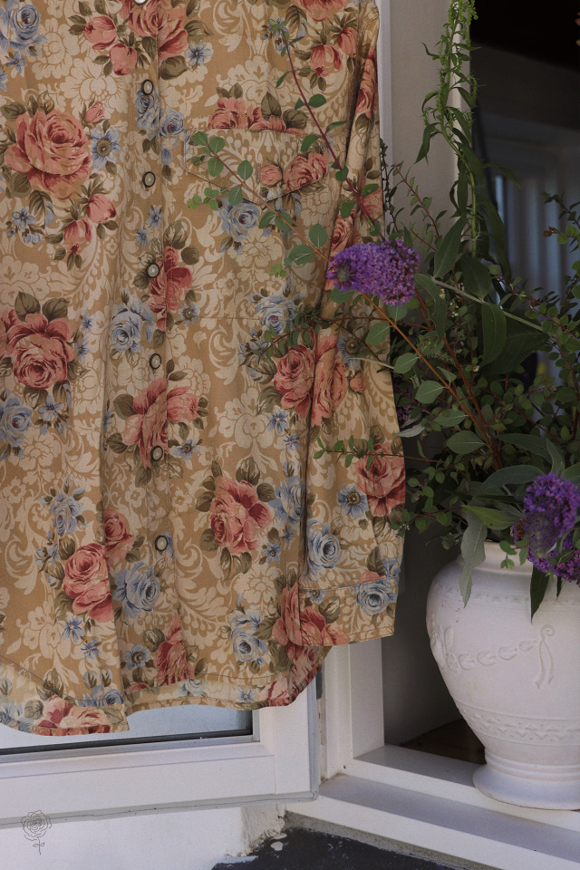 Brown Floral Vintage Blouse | M/L