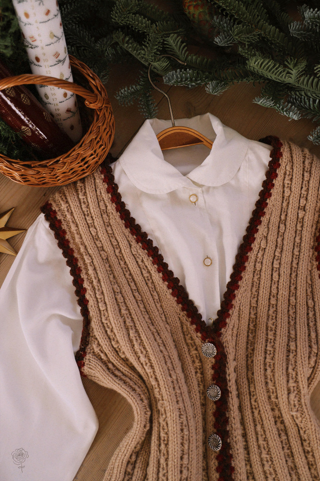 Brown Knitted Vintage Waistcoat | M
