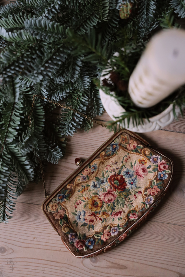 Brown Floral Vintage Needlepoint Purse 