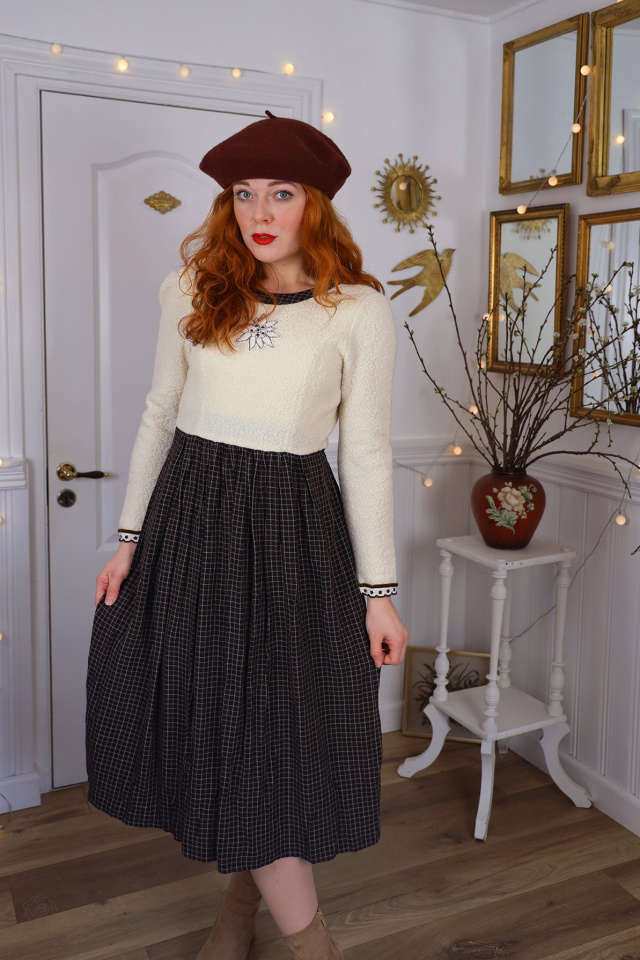 Stunning Brown Plaid Fluffy Vintage Dress | XS