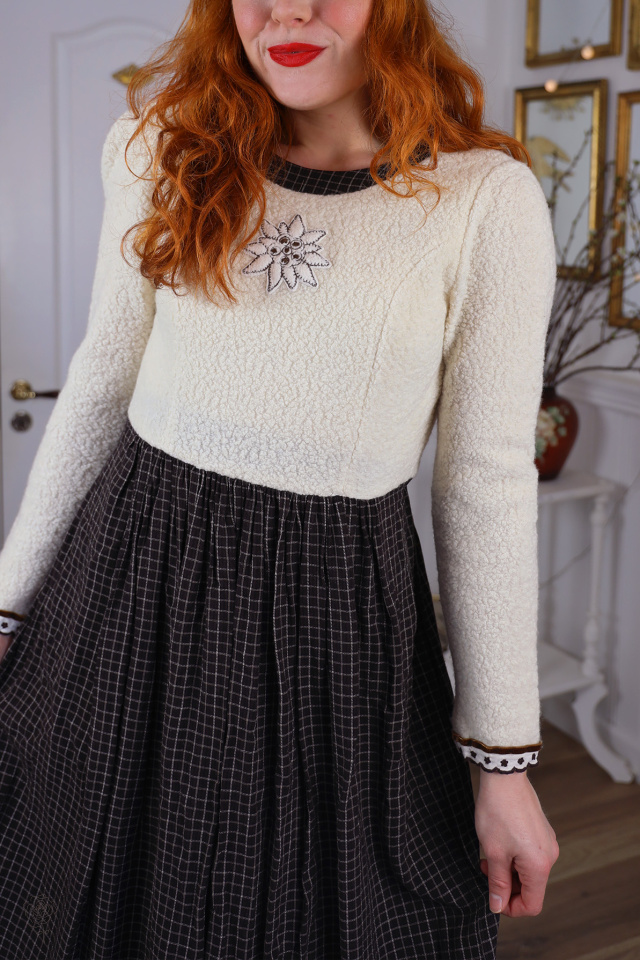 Stunning Brown Plaid Fluffy Vintage Dress | XS