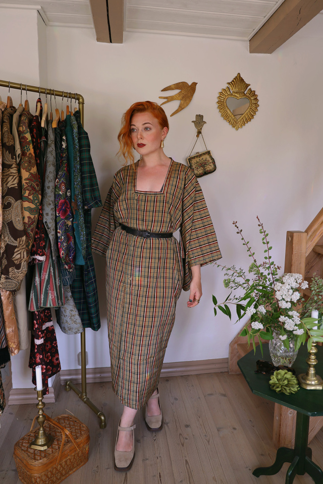 Brown Plaid Vintage Kimono Dress | M/L