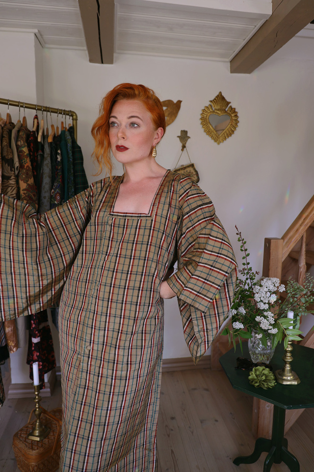 Brown Plaid Vintage Kimono Dress | M/L