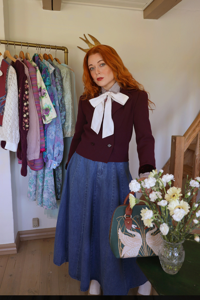 Dark Plum Elegant Short Vintage Jacket | S