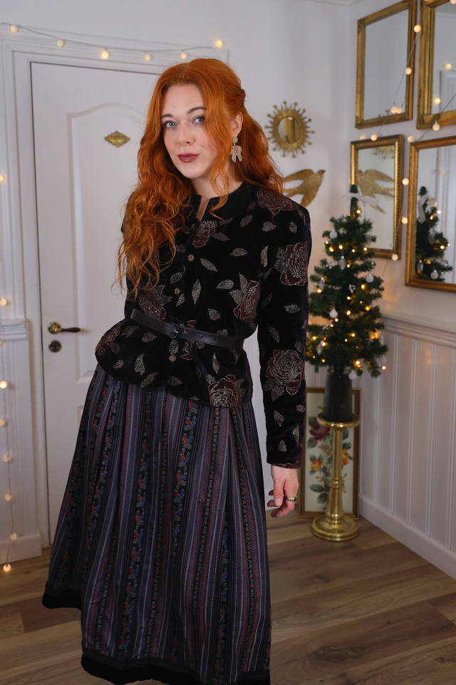 Burgundy Rose Velvet Vintage Jacket | M/L