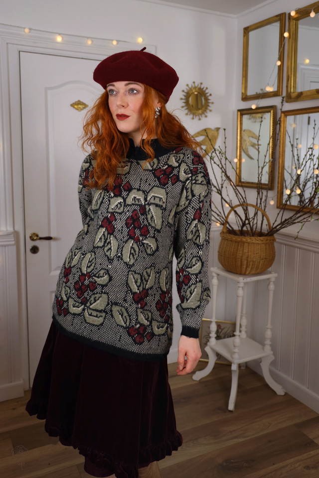 Burgundy Grey Grape Vintage Sweater | M