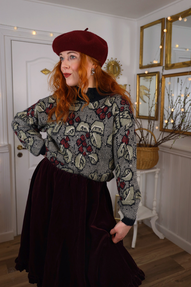 Burgundy Grey Grape Vintage Sweater | M