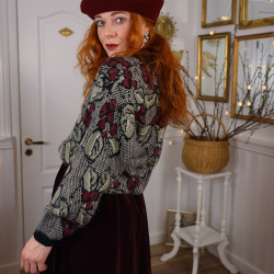 Burgundy Grey Grape Vintage Sweater | M