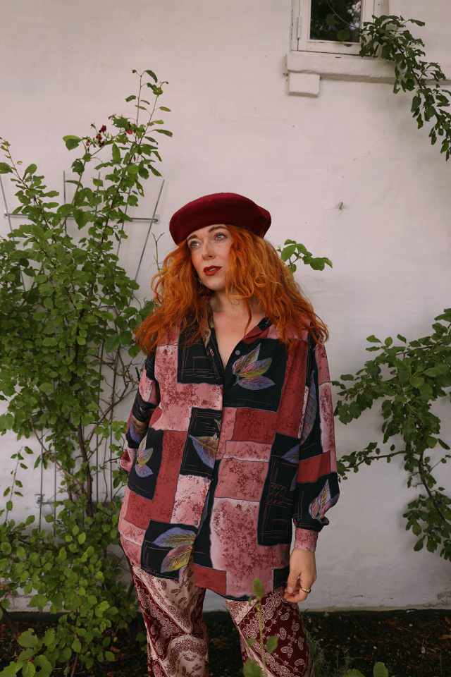 Burgundy Square Leaf 90's Vintage Blouse | L/XL