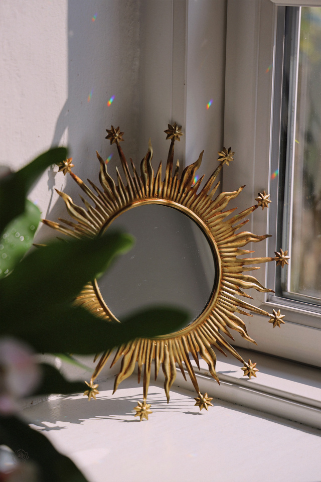 Celestical Shooting Star Mirror | Wall Decor