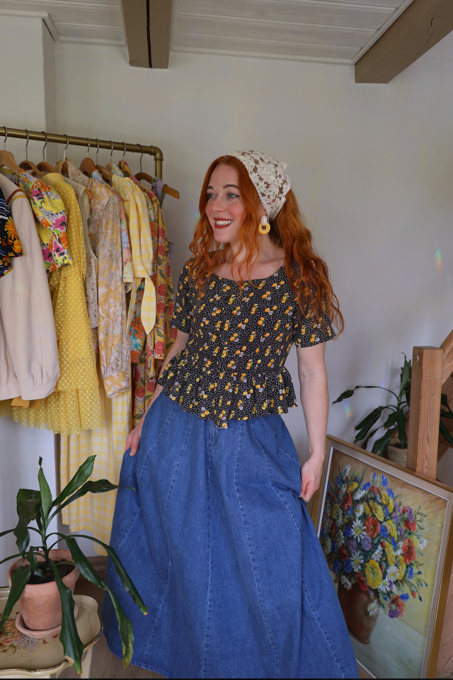 Black Yellow Floral Vintage Top | S