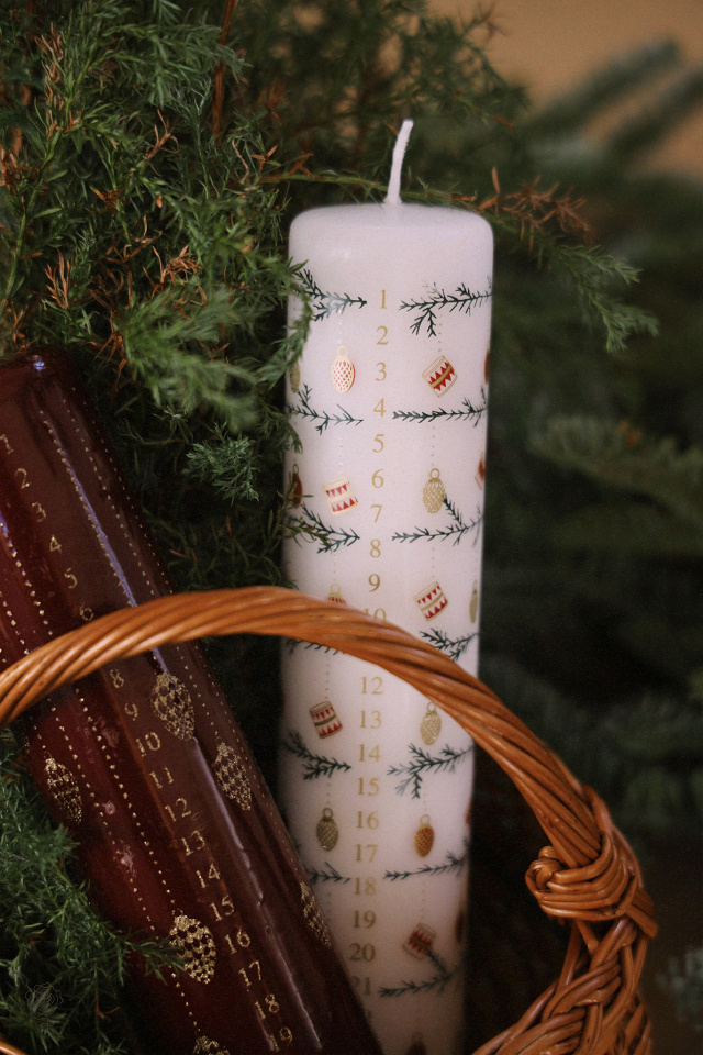 Count Down to Christmas Candles Set 